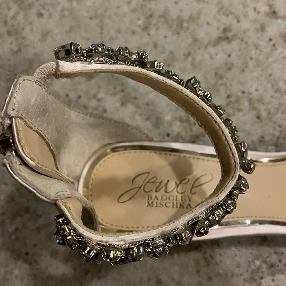 NWOT Jewel Badgley Mischka Catalina Champagne Ankle Strap Sandal - Size 7 - Picture 14 of 14